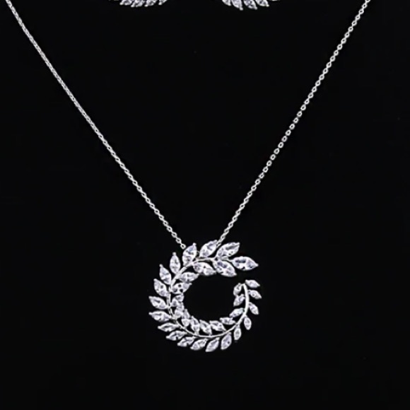 Rhinestone Big Platinum Plated Necklace - Picture 4 of 5